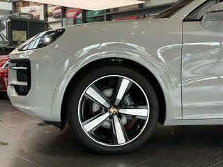 2025 Porsche Cayenne Coupé III Рестайлинг, серый, 18231000 рублей, вид 3