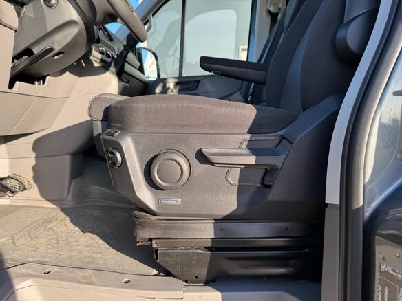 2021 Volkswagen Crafter, серый, 3980000 рублей - вид 13