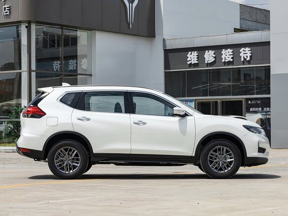 2025 Nissan X-Trail III Рестайлинг 2, белый, 2370000 рублей - вид 4