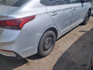 2019 Hyundai Solaris II, серебристый, 685000 рублей, вид 1