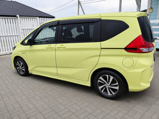 2017 Honda Freed II, жёлтый, 1649000 рублей, вид 4