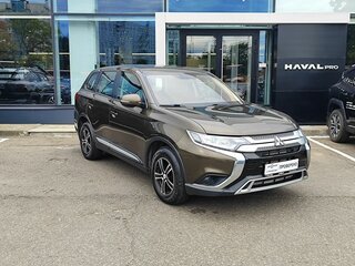 2019 Mitsubishi Outlander III Рестайлинг 3, коричневый, 1999000 рублей, вид 3