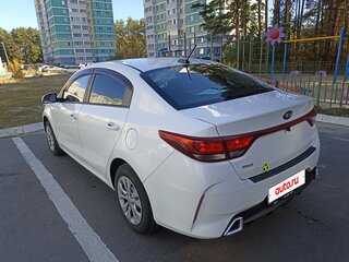 2021 Kia Rio IV Рестайлинг, белый, 1160000 рублей, вид 5