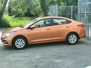 2017 Hyundai Solaris II, оранжевый, 1070000 рублей, вид 4