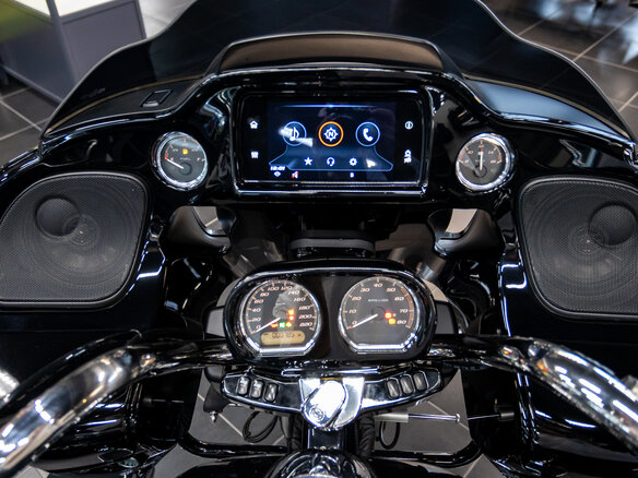 2023 Harley-Davidson Road Glide 3, чёрный, 3790000 рублей - вид 16