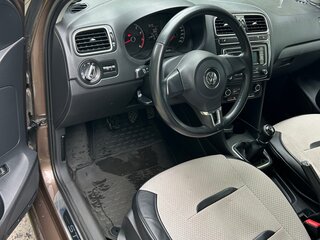2014 Volkswagen Polo V, коричневый, 850000 рублей, вид 5