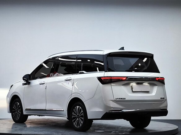 2022 Wuling Jiachen, белый, 940000 рублей - вид 4