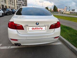 2016 BMW 5 серии 528i xDrive VI (F10/F11/F07) Рестайлинг, белый, 2200000 рублей, вид 4
