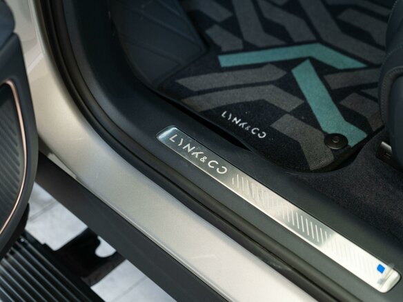 2026 Lynk & Co 900, серый, 8300000 рублей - вид 11