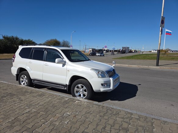 2002 Toyota Land Cruiser Prado 120 Series, белый, 2250000 рублей - вид 6