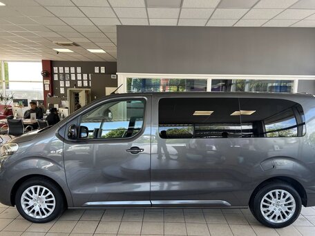 2022 Peugeot Traveller Compact I, серый, 3350000 рублей, вид 3