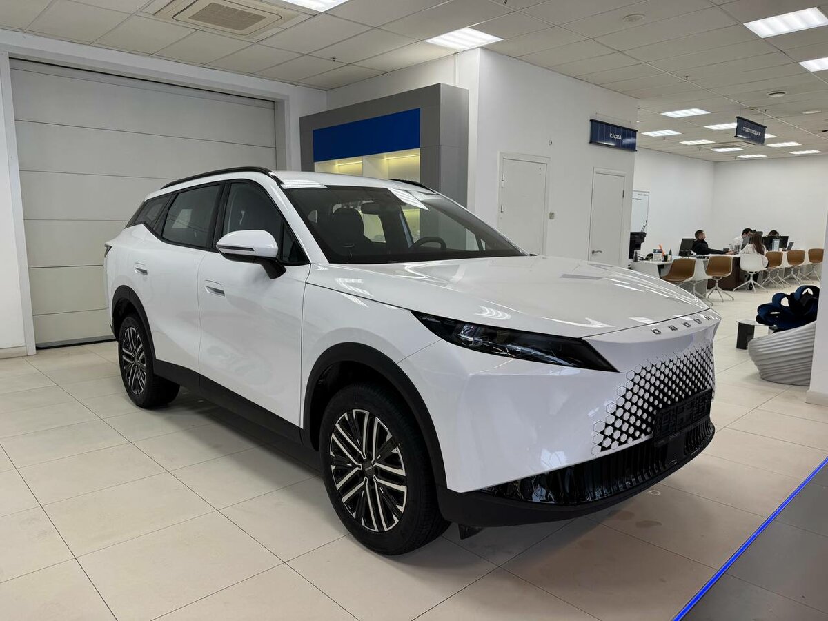 Открыть фотографии: Omoda C7