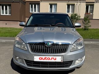 2012 Skoda Fabia II Рестайлинг, серебристый, 475000 рублей, вид 2