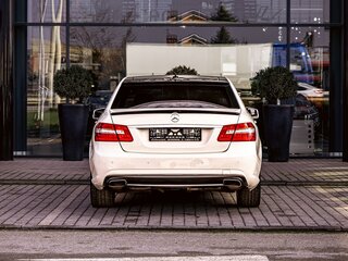 2011 Mercedes-Benz E-Класс 300 IV (W212, S212, C207), белый, 1525000 рублей, вид 5