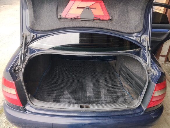 1998 Audi A4 I (B5), синий, 300000 рублей - вид 12