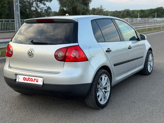 2004 Volkswagen Golf V, серебристый, 570000 рублей, вид 4