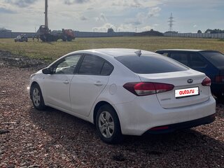 2017 Kia Cerato III Рестайлинг (Classic), белый, 1020000 рублей, вид 4