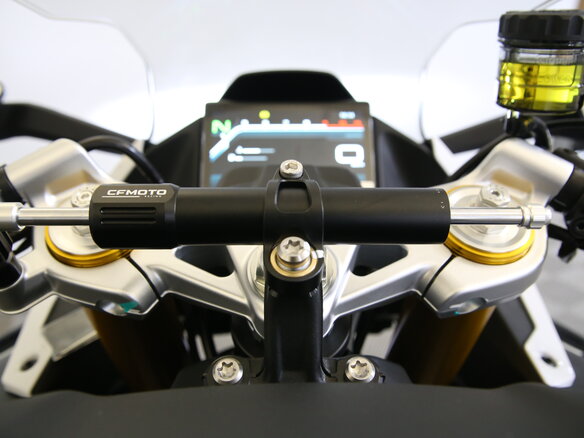 2026 CFMoto 750SR-S, белый - вид 15