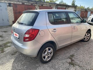 2012 Skoda Fabia II Рестайлинг, серебристый, 630000 рублей, вид 3