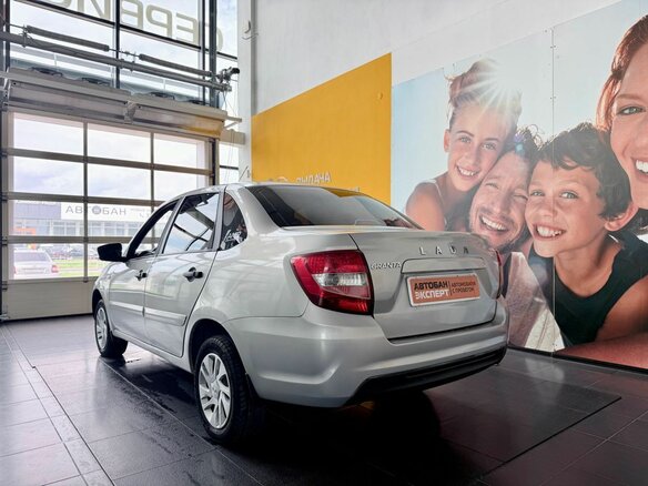 2019 Lada (ВАЗ) Granta I Рестайлинг, серебристый - вид 3