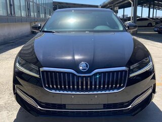 2021 Skoda Superb III Рестайлинг, чёрный, 2070000 рублей, вид 2