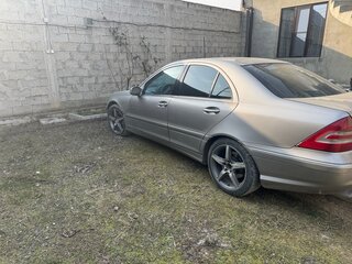 2005 Mercedes-Benz C-Класс 230 II (W203) Рестайлинг, серый, 500000 рублей, вид 4