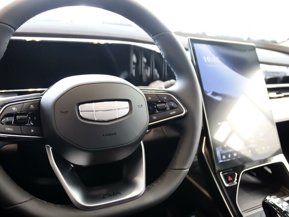 2026 Geely Atlas II, чёрный, 4119990 рублей - вид 6