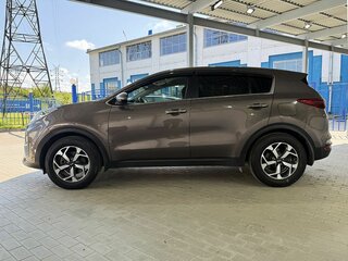 2020 Kia Sportage IV Рестайлинг, коричневый, 2289000 рублей, вид 2
