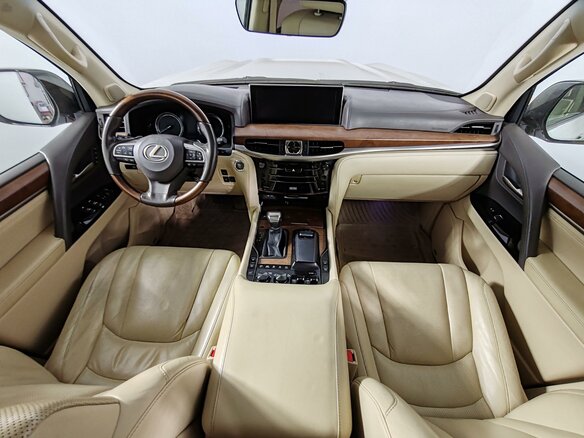 2017 Lexus LX 570 III Рестайлинг 2, белый, 8000000 рублей - вид 13