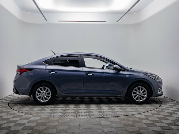 2017 Hyundai Solaris II, серый - вид 3
