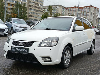 2011 Kia Rio II Рестайлинг, белый, 645000 рублей, вид 1