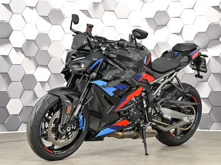2025 BMW M 1000 R, чёрный, 2899000 рублей, вид 2