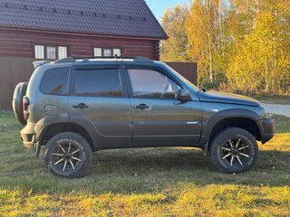 2011 Chevrolet Niva I Рестайлинг, серый, 473500 рублей, вид 4