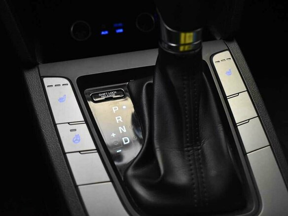 2018 Hyundai Elantra VI (AD), синий, 1120000 рублей - вид 8