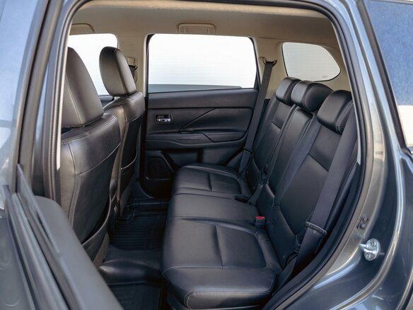2014 Mitsubishi Outlander III Рестайлинг, серый, 1335000 рублей - вид 14
