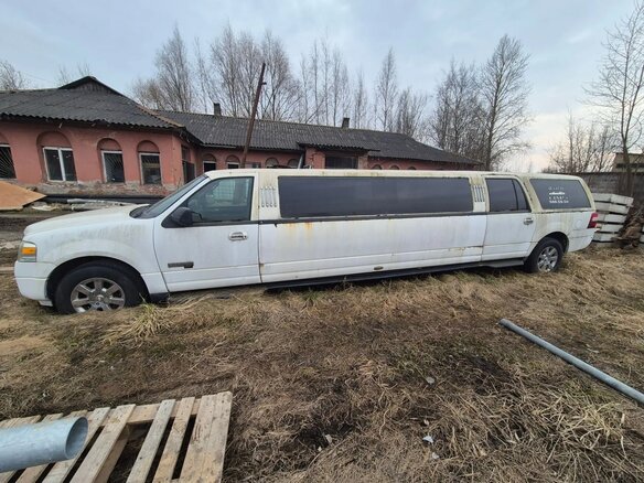2007 Ford Expedition III, белый, 300000 рублей - вид 3