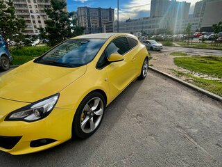 2013 Opel Astra GTC J Рестайлинг, жёлтый, 790000 рублей, вид 2