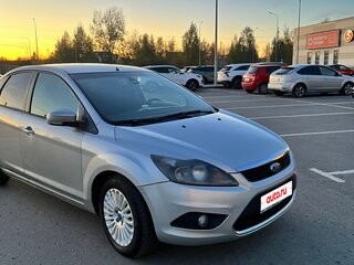 2011 Ford Focus II Рестайлинг, серебристый, 575000 рублей, вид 3