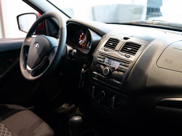 2026 Lada (ВАЗ) Granta I Рестайлинг, красный, 1088000 рублей - вид 21