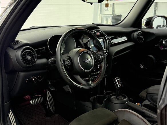 2020 Mini Hatch Cooper S III (F55/F56) Рестайлинг, красный, 3200000 рублей - вид 6