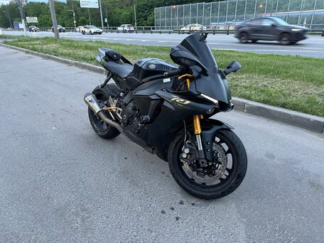 2018 Yamaha YZF-R1, чёрный, 1325000 рублей, вид 3