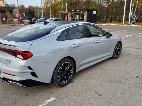 2021 Kia K5 III, серый, 2400000 рублей - вид 5