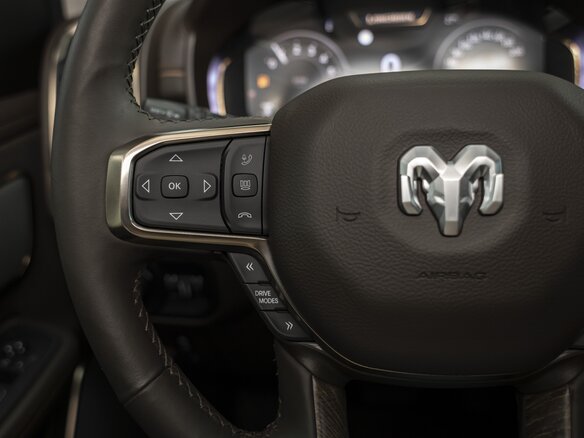 2026 Ram 1500 Crew Cab V Рестайлинг, синий, 9590000 рублей - вид 39