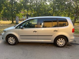 2011 Volkswagen Touran I Рестайлинг 2, серебристый, 1050000 рублей, вид 4