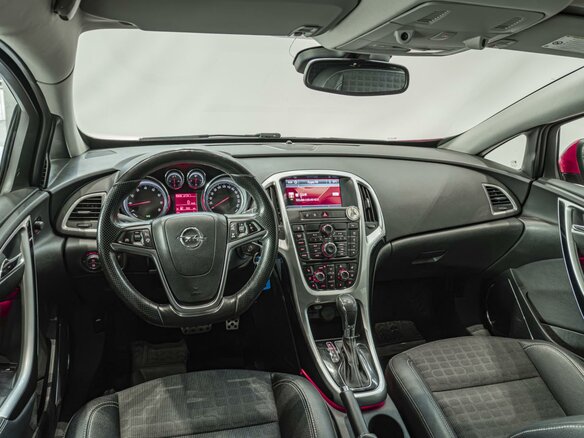 2013 Opel Astra GTC J Рестайлинг, красный - вид 5