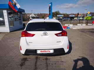 2014 Toyota Auris II, белый, 1139000 рублей, вид 4