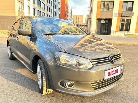 2011 Volkswagen Polo V, серый, вид 2