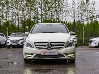 2014 Mercedes-Benz B-Класс 200 II (W246) Рестайлинг, белый, 901000 рублей, вид 3