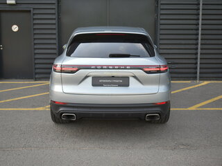 2021 Porsche Cayenne E-Hybrid III, серебристый, 6590000 рублей, вид 4