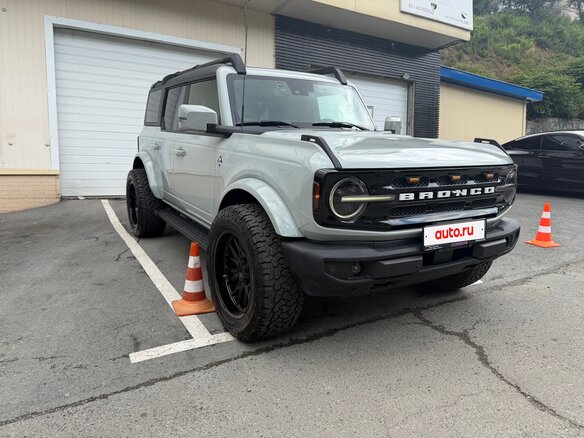 2022 Ford Bronco VI, серый - вид 6